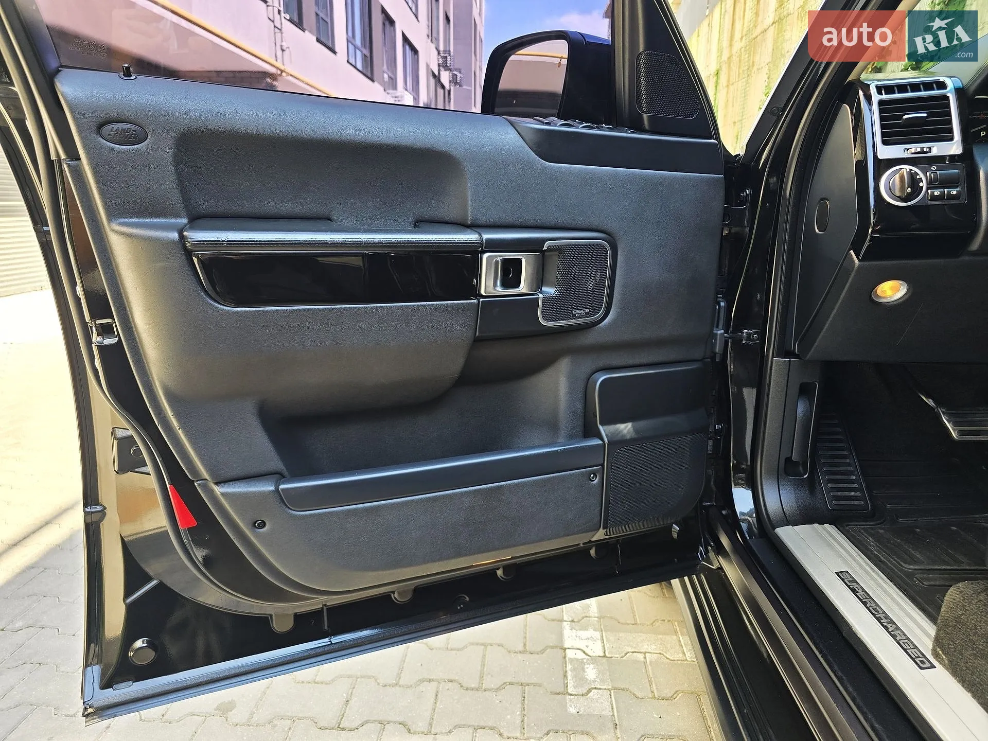 2010 Land Rover Range Rover - мініатюра 25