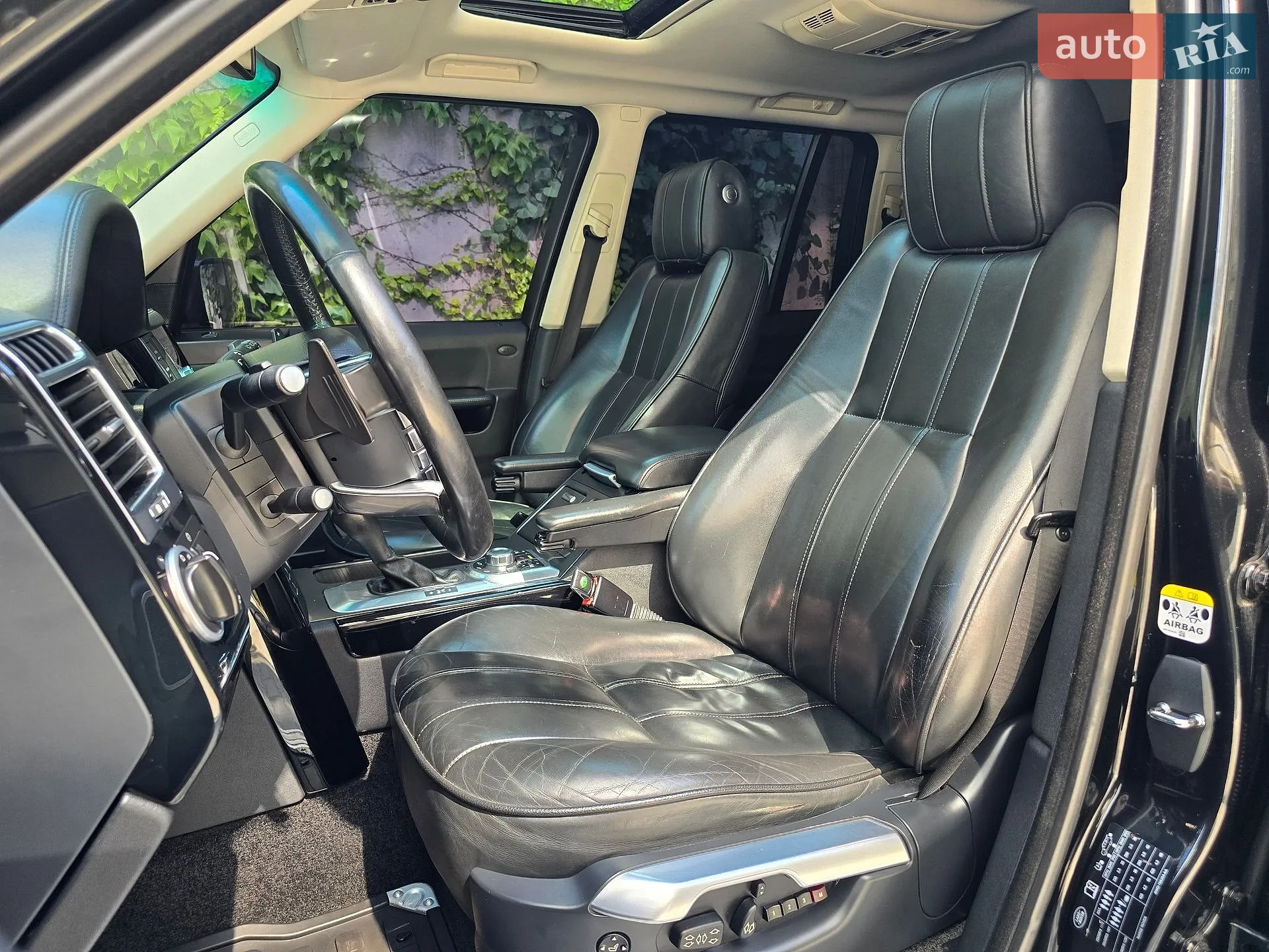 2010 Land Rover Range Rover - мініатюра 32