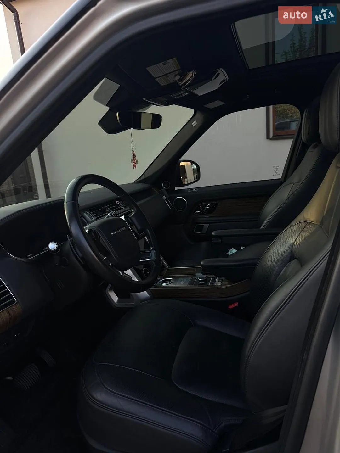 2019 Land Rover Range Rover - мініатюра 25