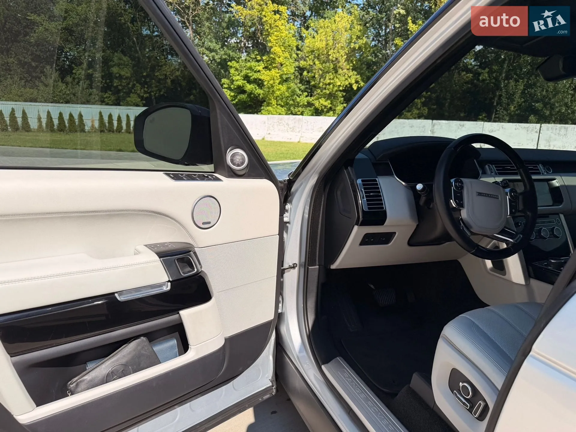 2017 Land Rover Range Rover - мініатюра 22