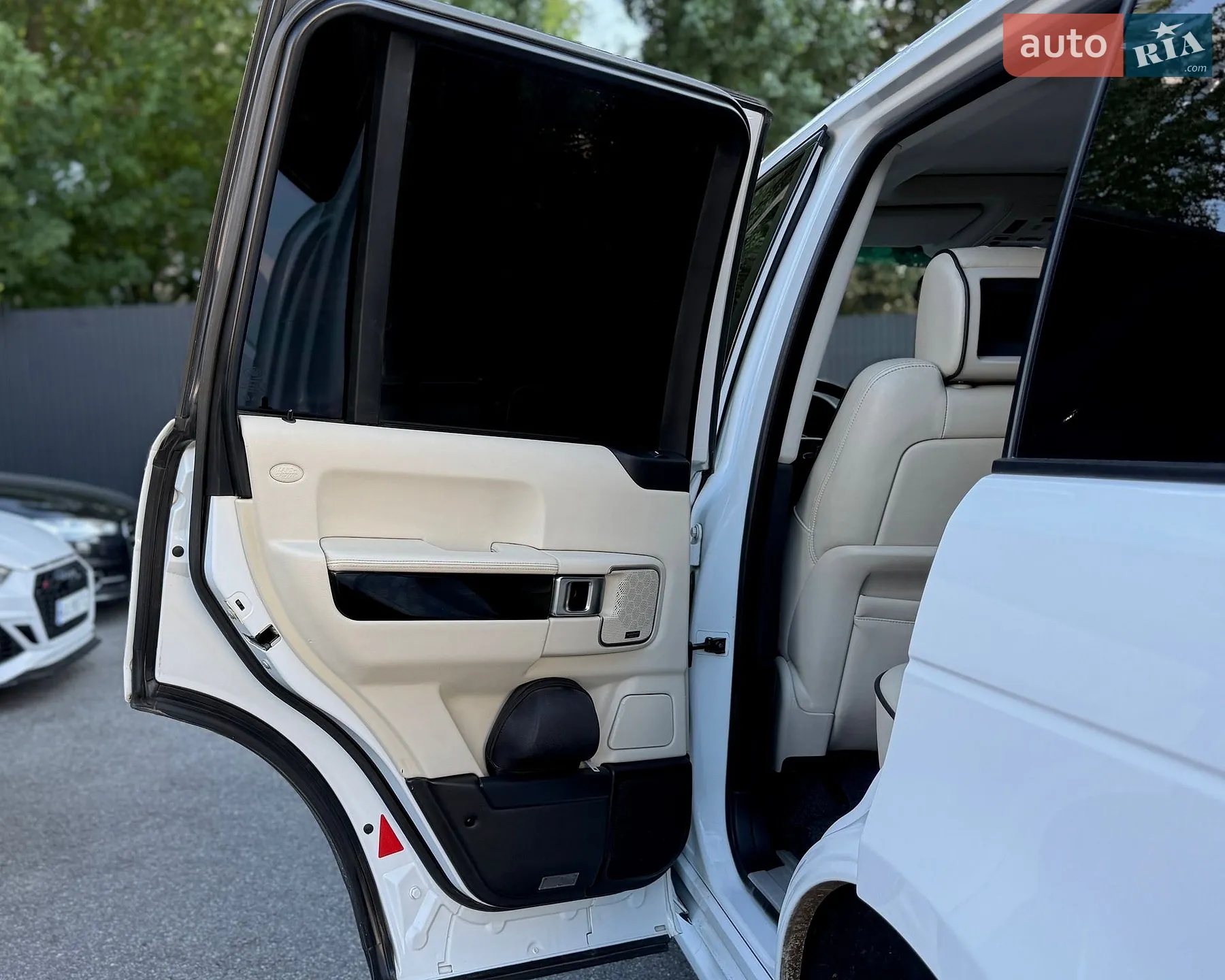2011 Land Rover Range Rover - мініатюра 13