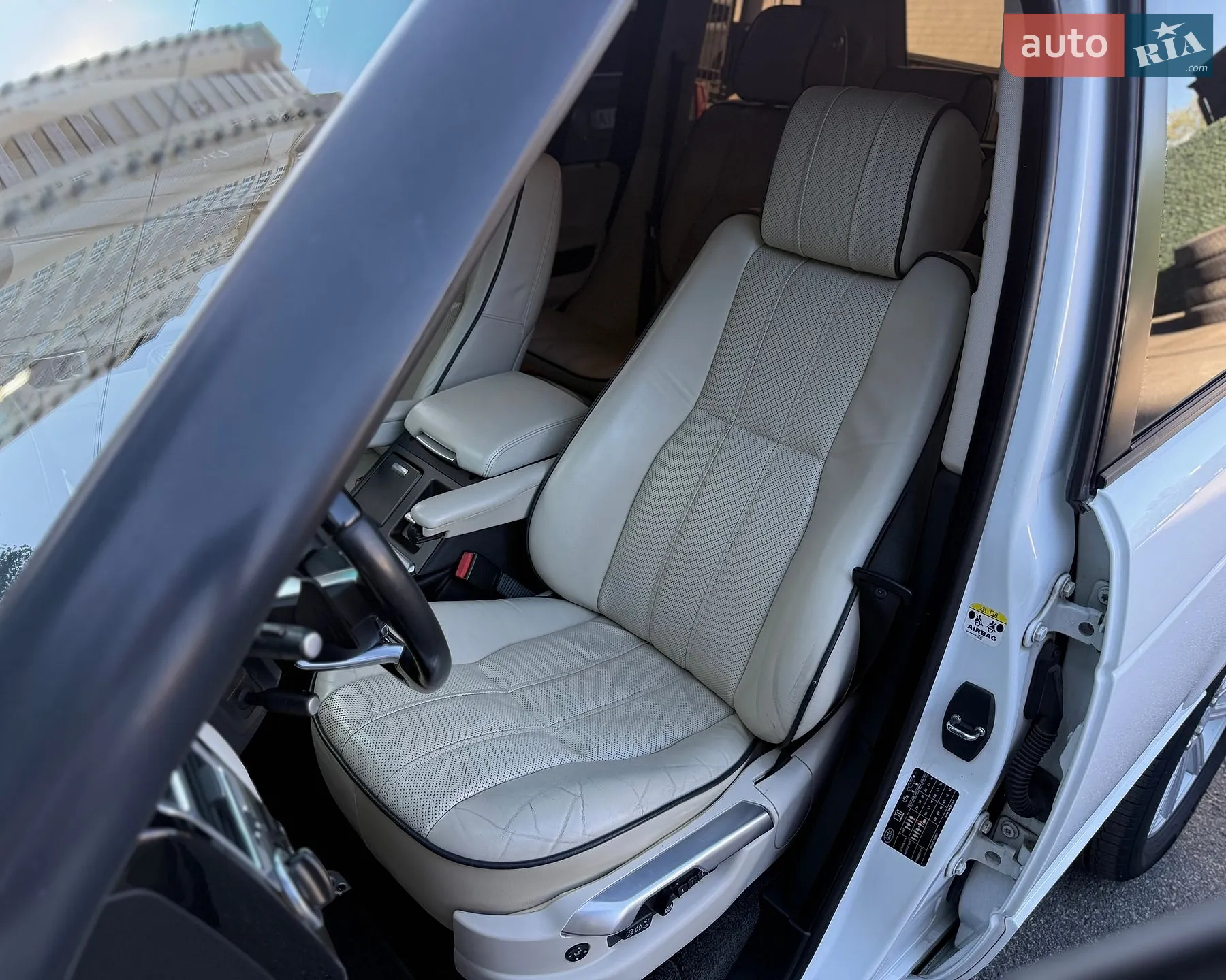 2011 Land Rover Range Rover - мініатюра 19