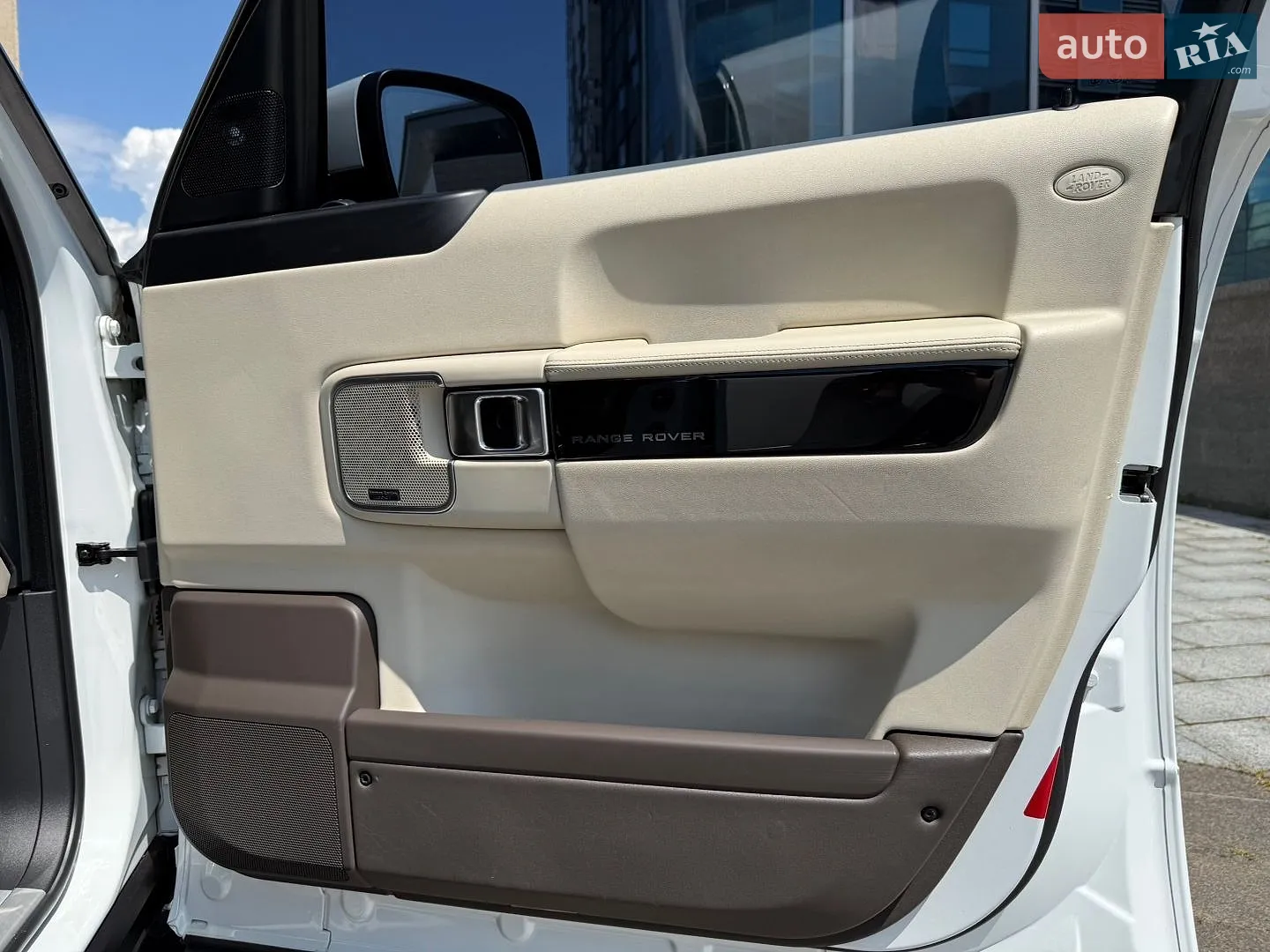2012 Land Rover Range Rover - мініатюра 24