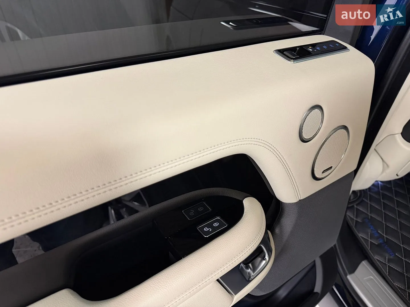 2020 Land Rover Range Rover - мініатюра 38