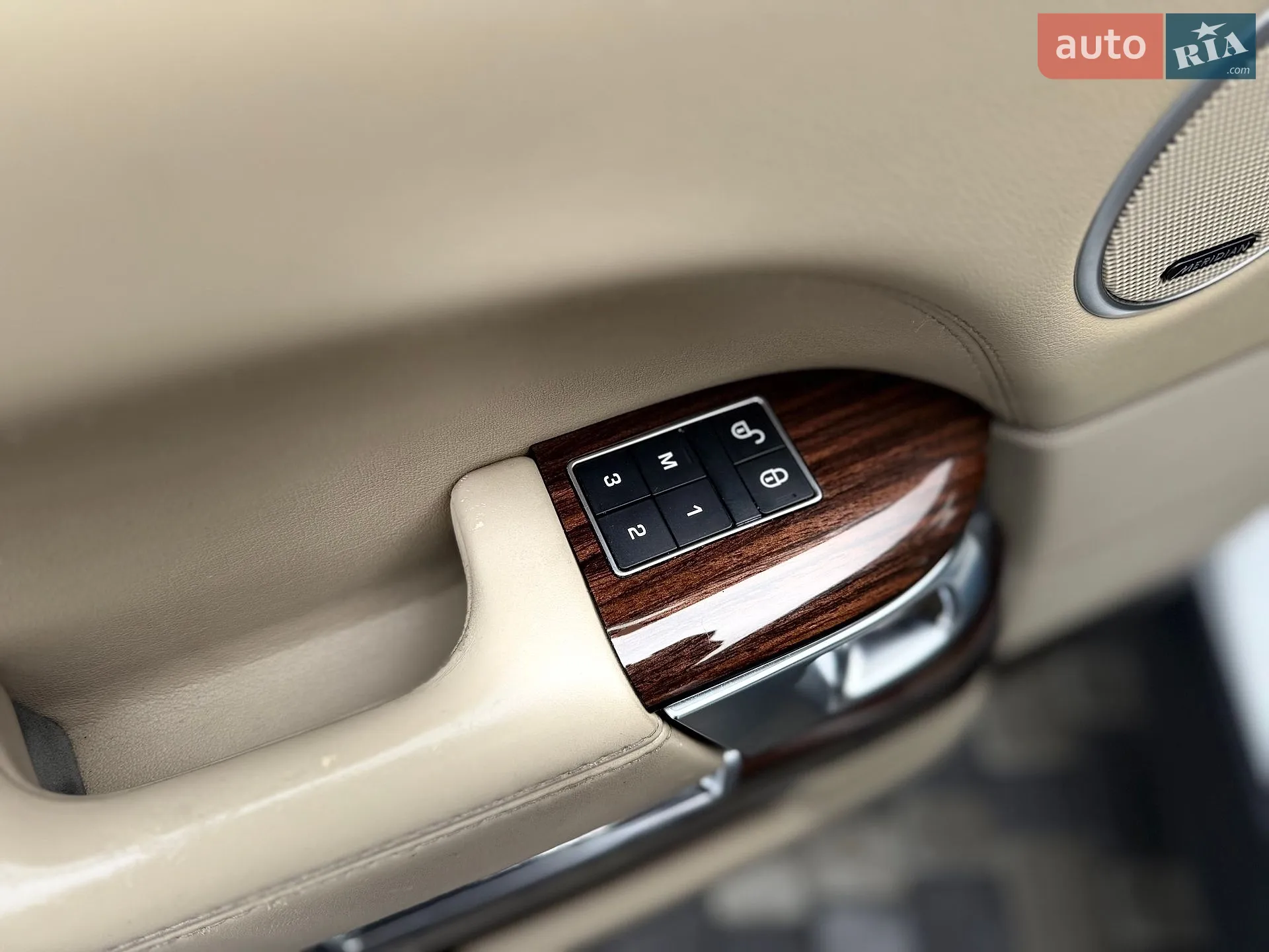 2016 Land Rover Range Rover - мініатюра 32