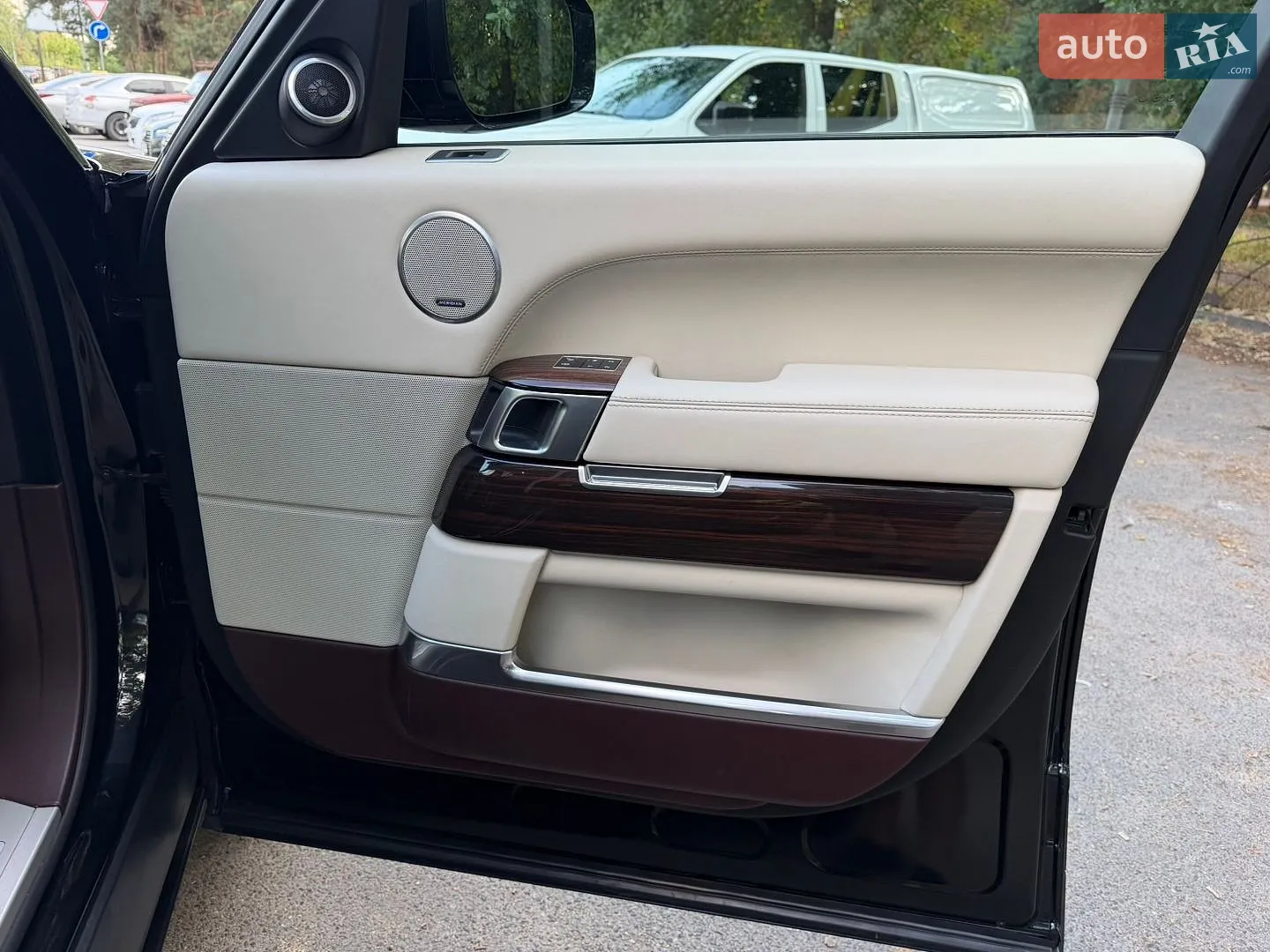 2017 Land Rover Range Rover - мініатюра 31