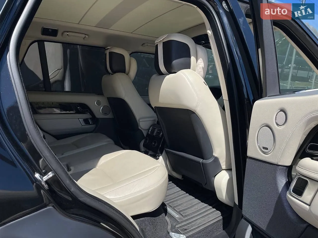 2020 Land Rover Range Rover - мініатюра 24