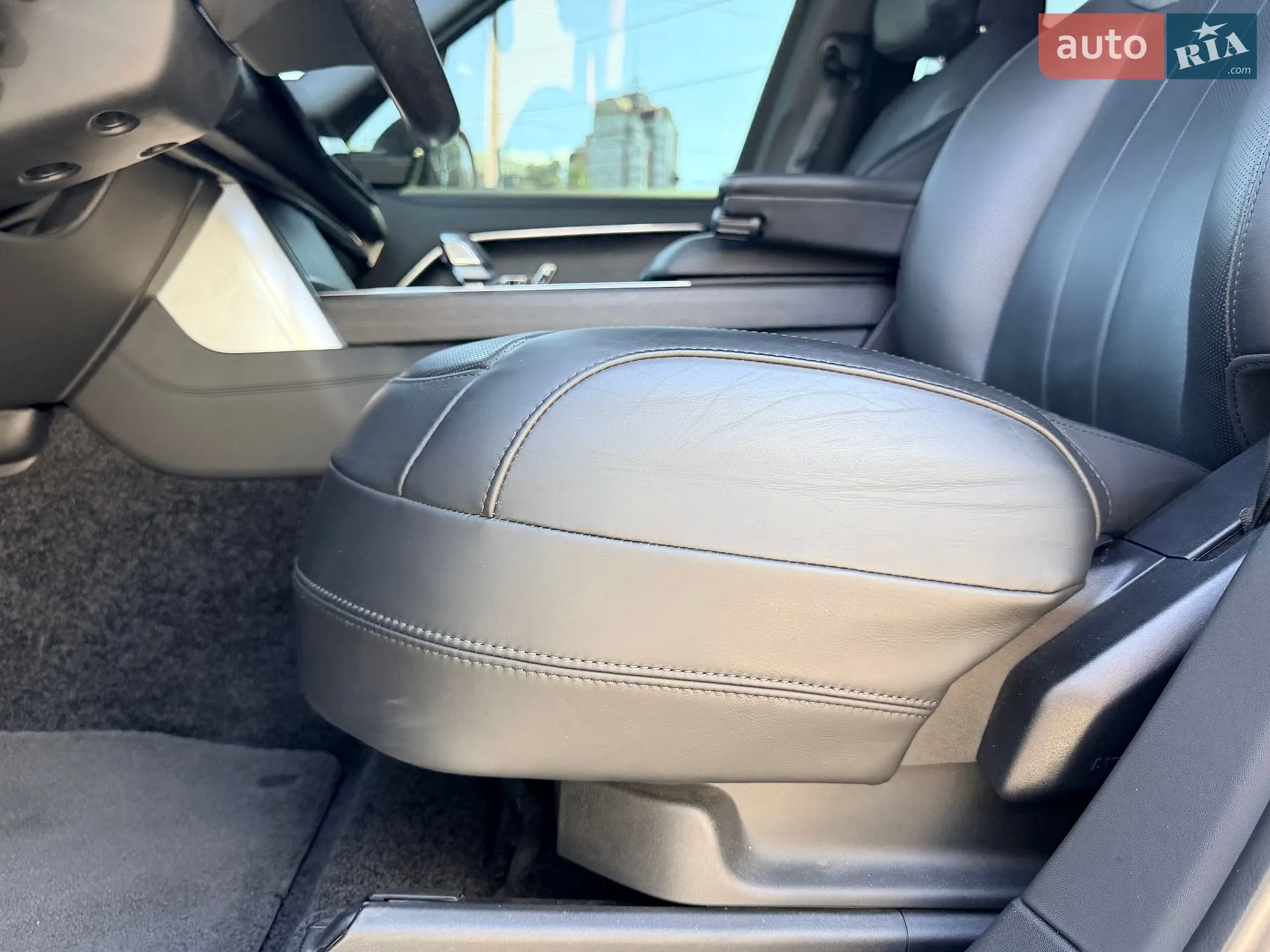 2025 Land Rover Range Rover - мініатюра 13