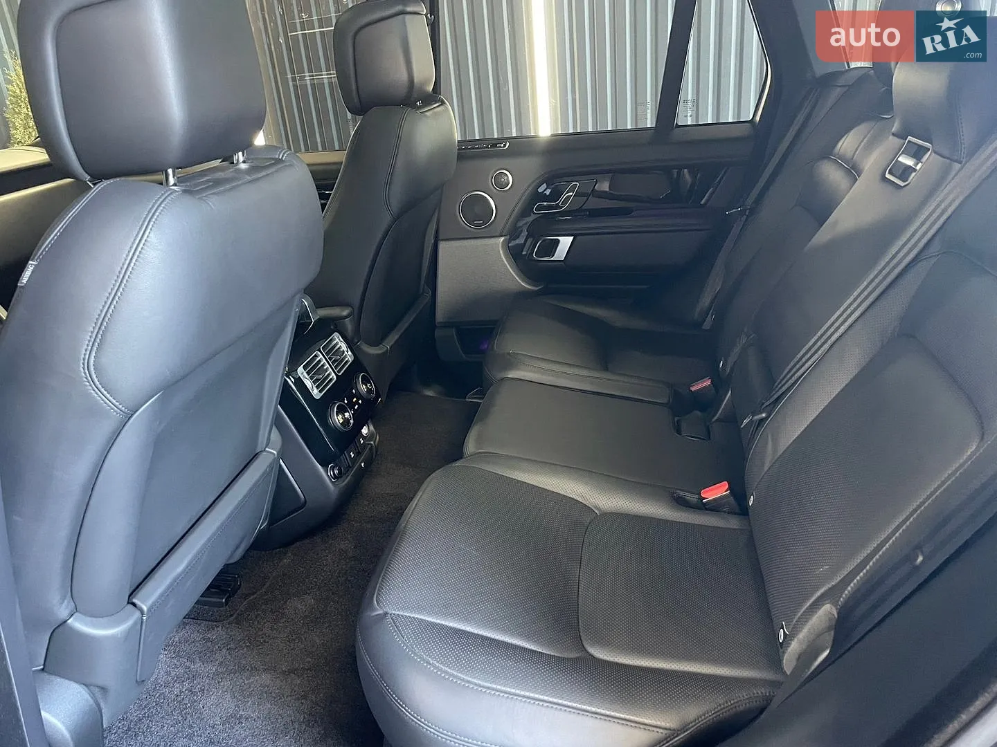 2019 Land Rover Range Rover - мініатюра 23