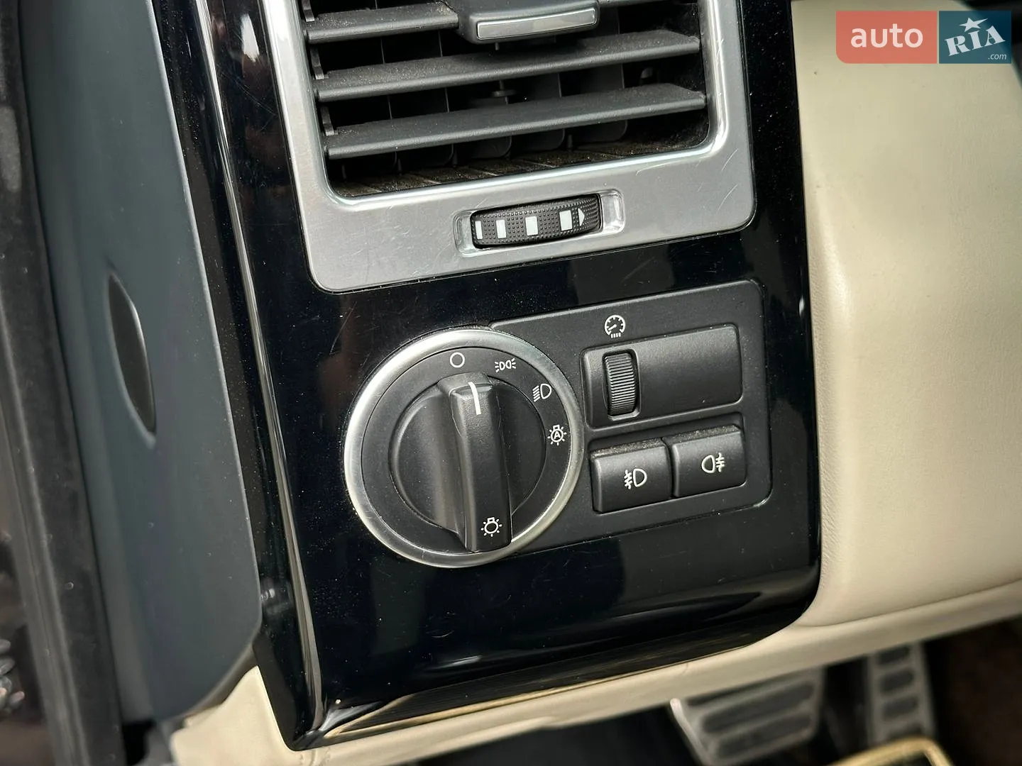 2011 Land Rover Range Rover - мініатюра 36