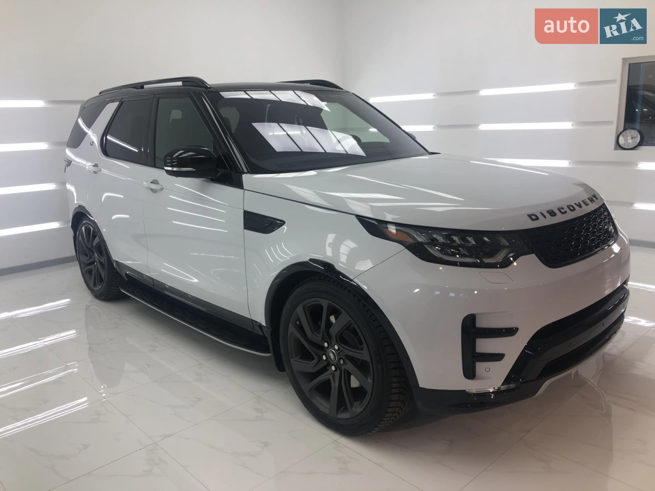 2017 Land Rover Discovery - мініатюра 31