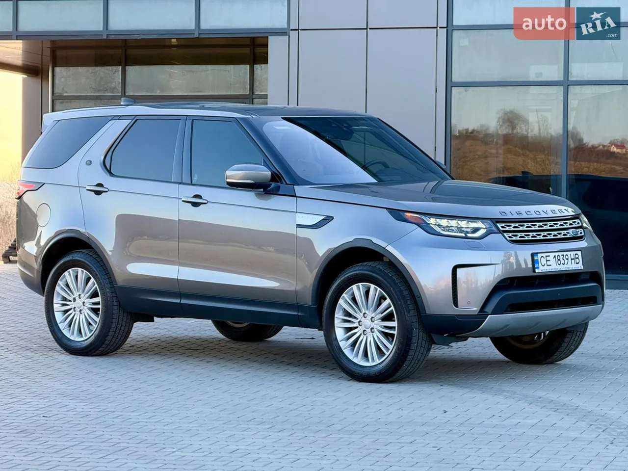 2018 Land Rover Discovery - мініатюра 75