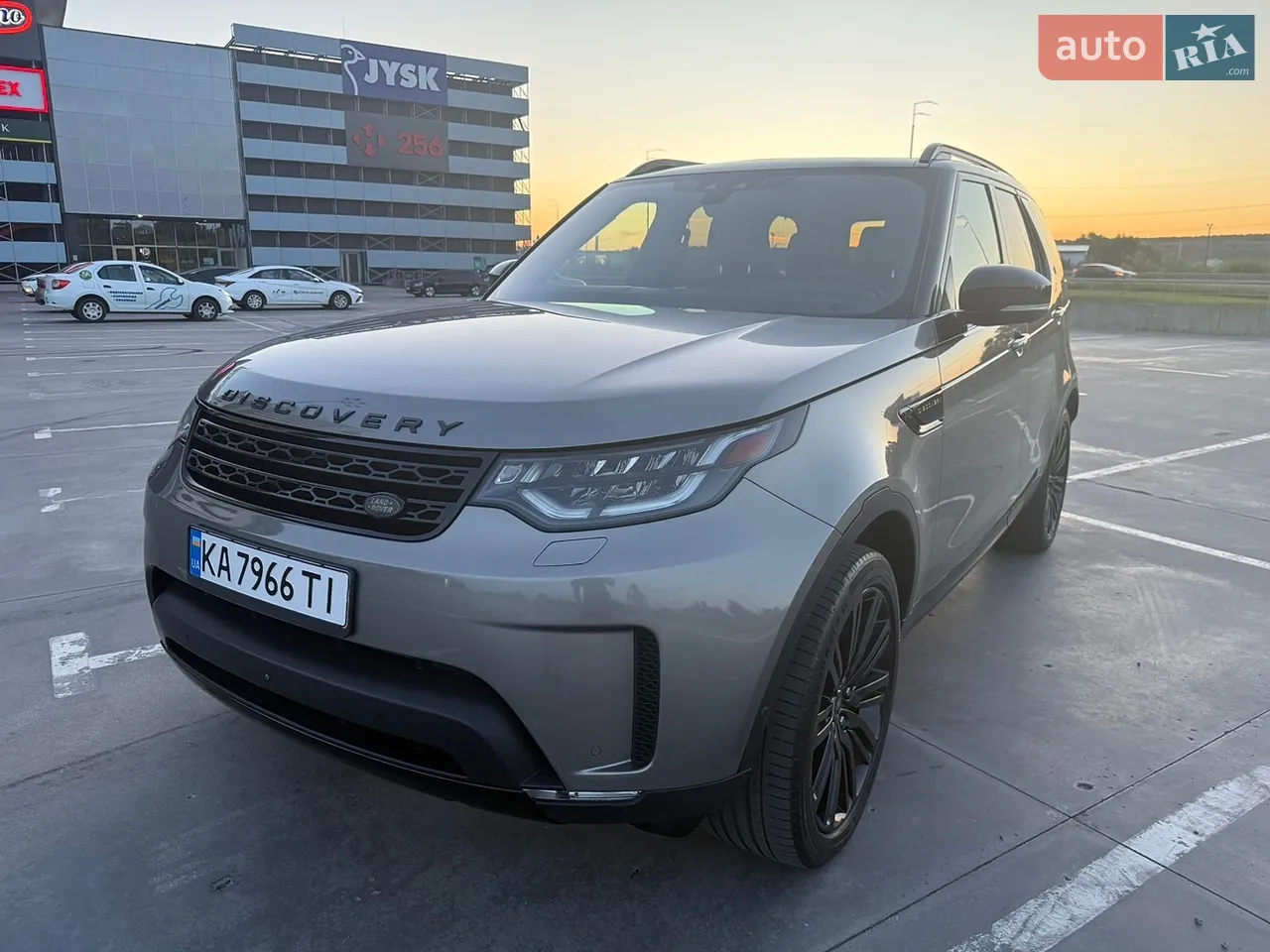 2017 Land Rover Discovery - мініатюра 62