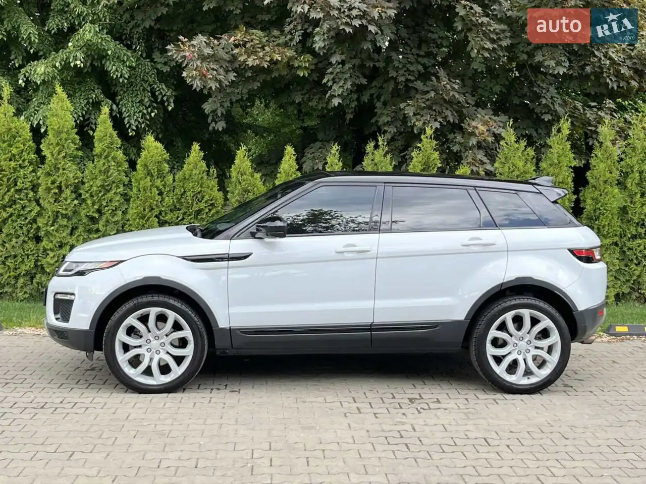2017 Land Rover Range Rover Evoque - мініатюра 22