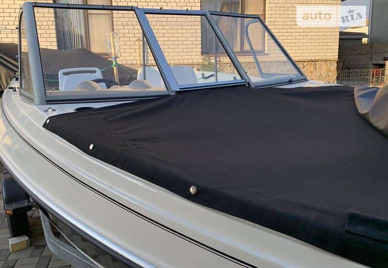 Катер Larson Cabrio 2011 в Запорожье