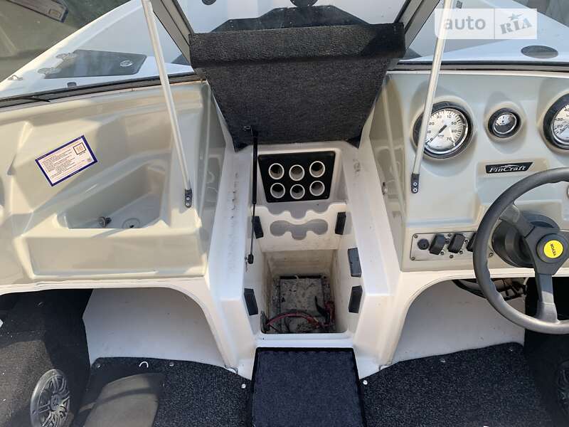 Катер Larson Cabrio 2011 в Запорожье