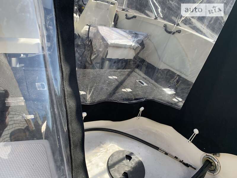 Катер Larson Cabrio 2011 в Запорожье