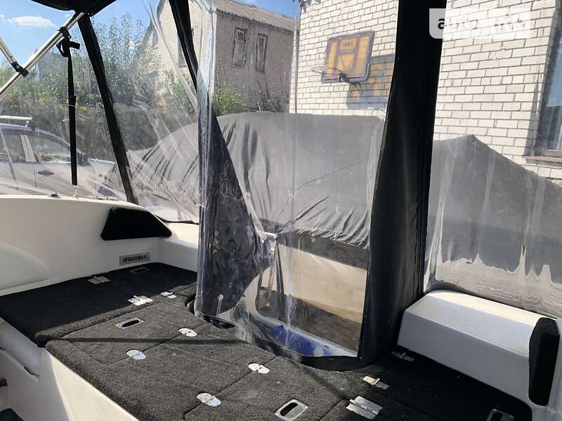 Катер Larson Cabrio 2011 в Запорожье