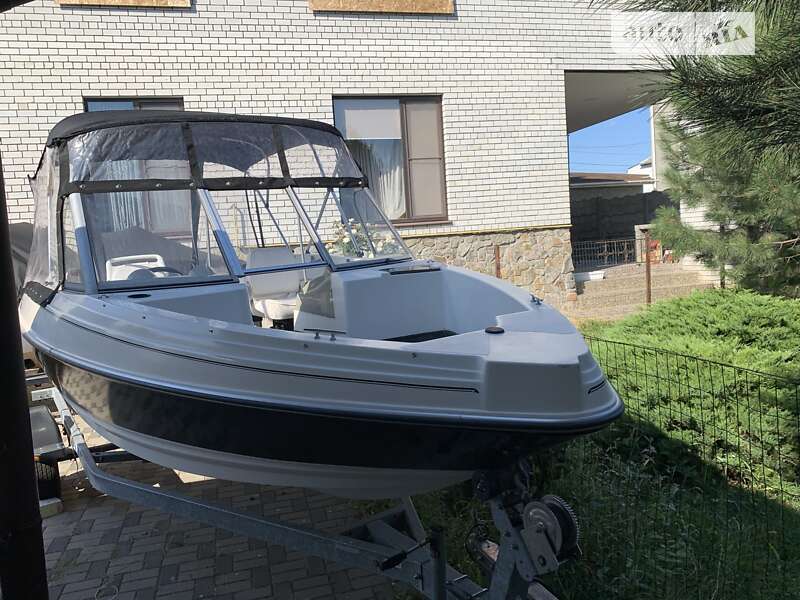 Катер Larson Cabrio 2011 в Запорожье