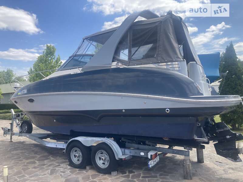 Моторна яхта Larson Cabrio 2007 в Дніпрі