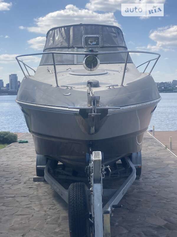 Моторна яхта Larson Cabrio 2007 в Дніпрі