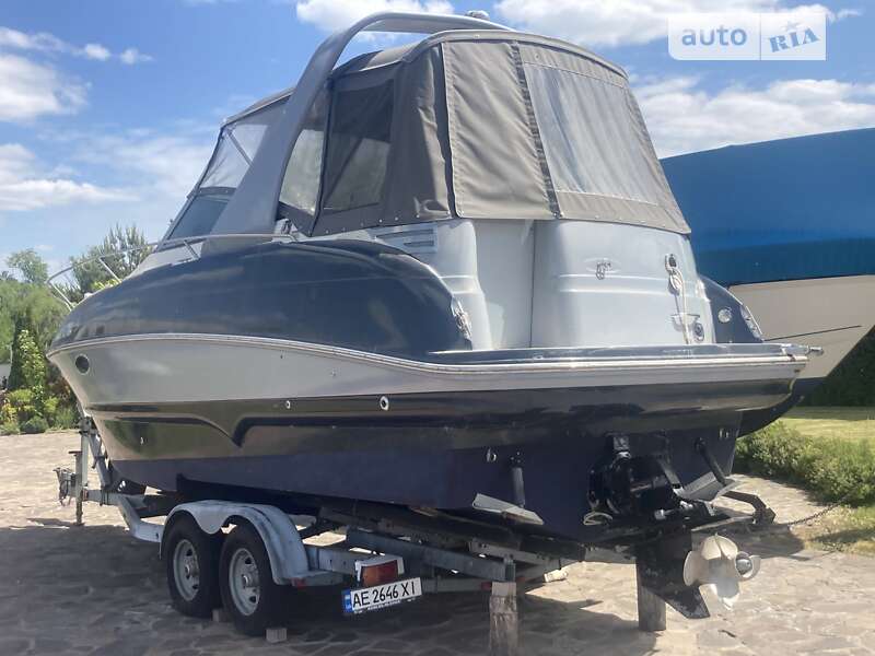 Моторна яхта Larson Cabrio 2007 в Дніпрі