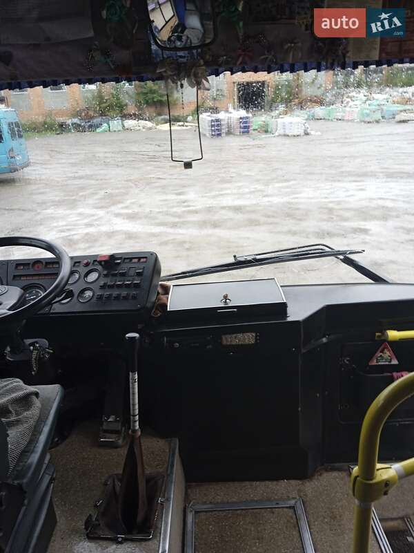 Туристический / Междугородний автобус ЛАЗ 5207 2004 в Николаеве