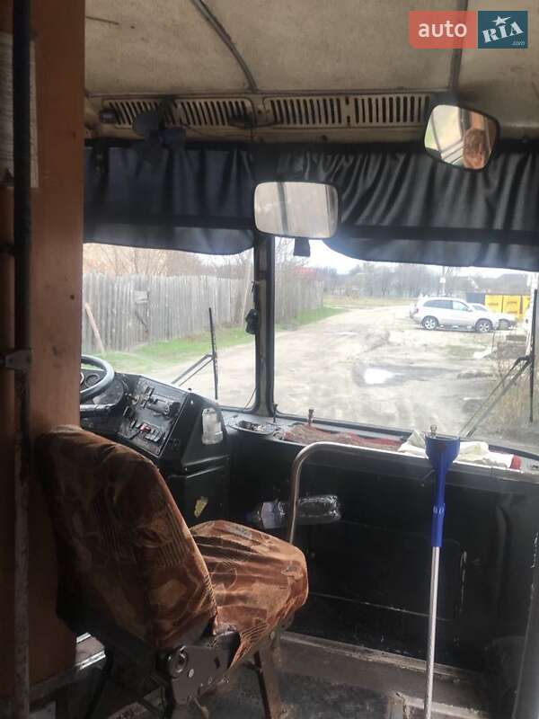 Пригородный автобус ЛАЗ 695 1993 в Полтаве