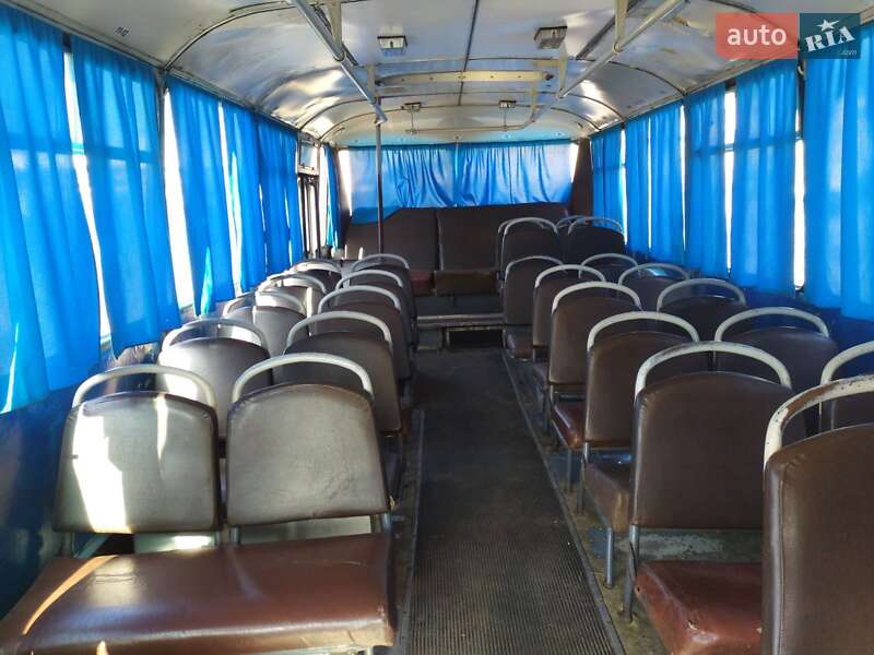 Міський автобус ЛАЗ 695 1998 в Нікополі