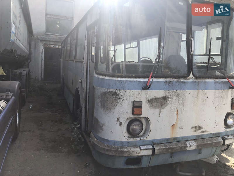 Пригородный автобус ЛАЗ 699 1990 в Виннице