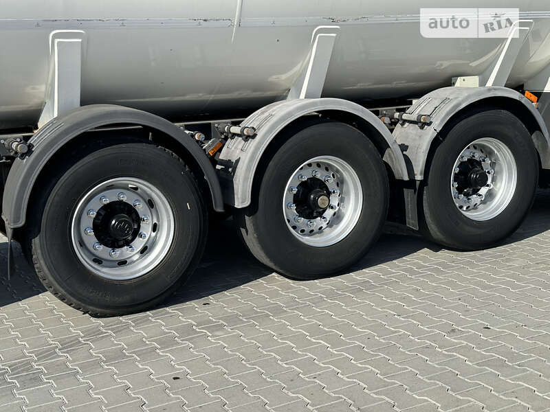 Цистерна полуприцеп LDS NG 2005 в Мукачево фото 6 Цистерна полуприцеп LDS NG 2005 в Мукачево