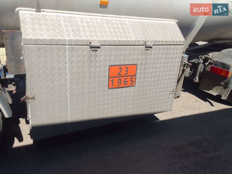 Газовоз LDS NG 2002 в Києві