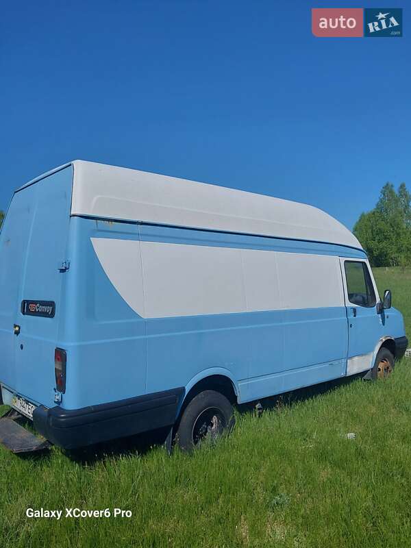 Грузовой фургон LDV Convoy груз. 2005 в Десне