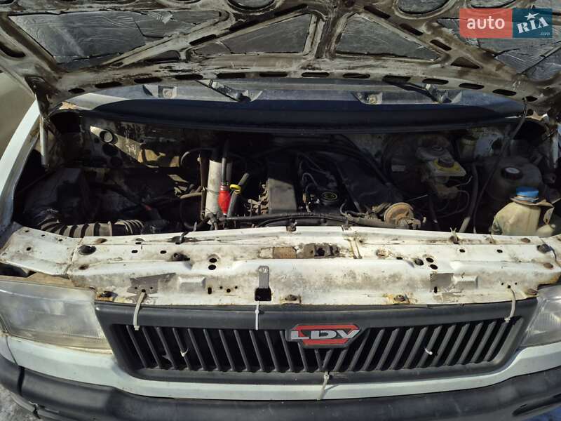 Вантажний фургон LDV Convoy 2005 в Чернігові