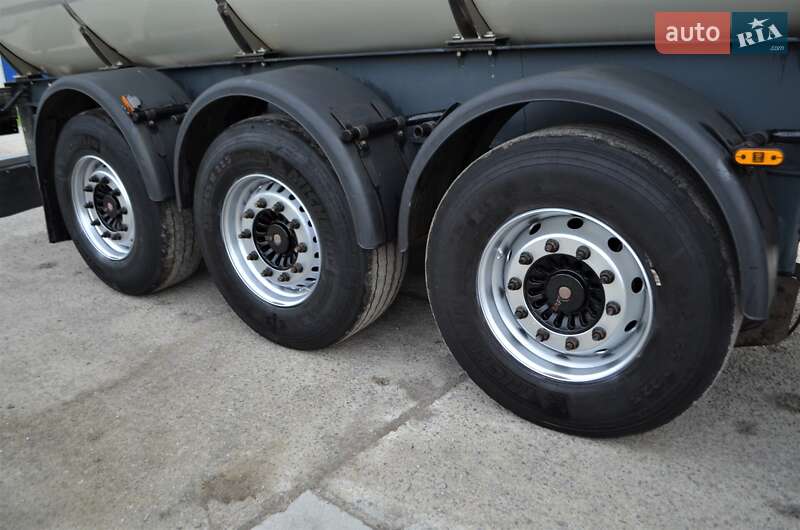 Цистерна полуприцеп LeciTrailer 3Е20 2011 в Львове