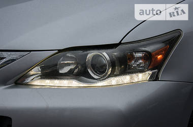 Хетчбек Lexus CT 2011 в 