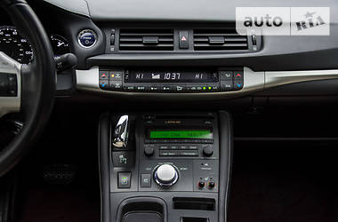 Хетчбек Lexus CT 2011 в 