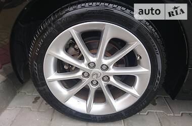 Хетчбек Lexus CT 2012 в 