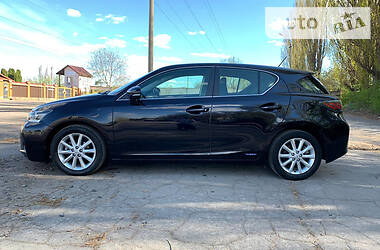 Седан Lexus CT 2012 в 