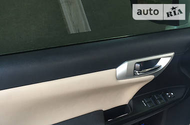 Хетчбек Lexus CT 2011 в 