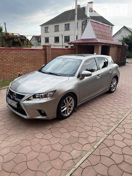 Хетчбек Lexus CT 2016 в Луцьку фото 3 Хетчбек Lexus CT 2016 в Луцьку
