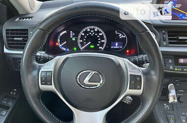 Хэтчбек Lexus CT 2012 в 