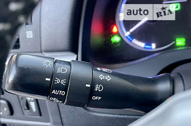 Хэтчбек Lexus CT 2012 в 