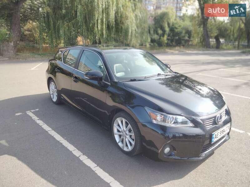 Хэтчбек Lexus CT 2013 в Киеве