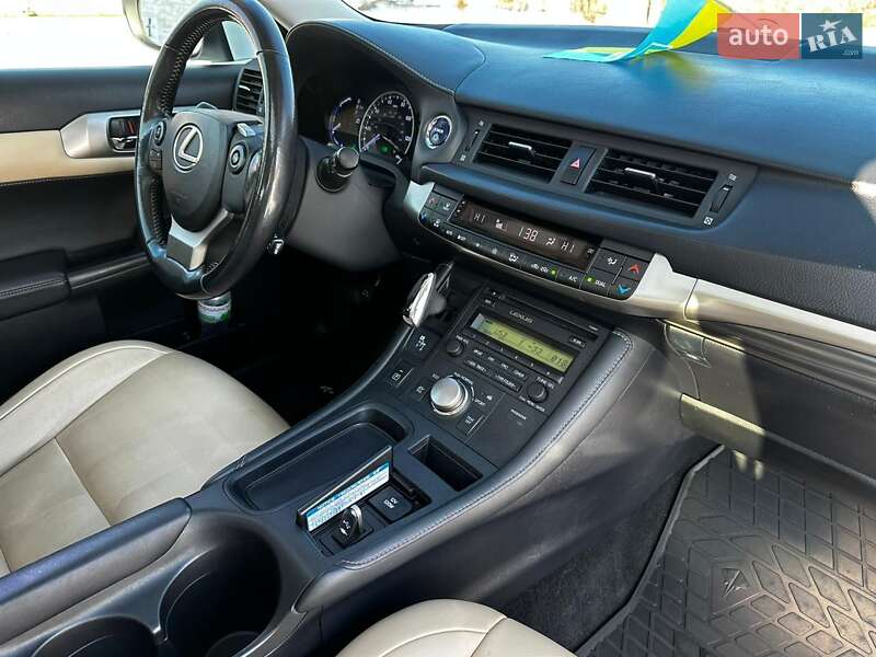 Хэтчбек Lexus CT 2015 в Тульчине