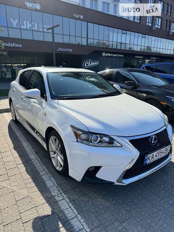Хэтчбек Lexus CT 2016 в Львове