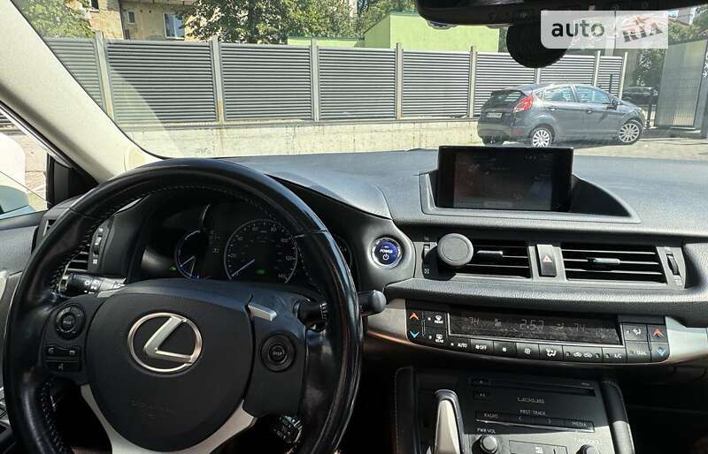 Хэтчбек Lexus CT 2016 в Львове