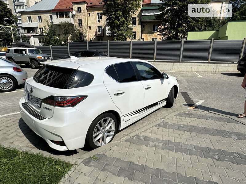 Хэтчбек Lexus CT 2016 в Львове