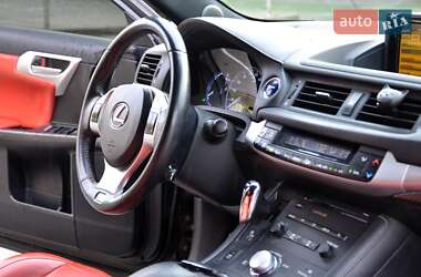 Хэтчбек Lexus CT 2012 в 