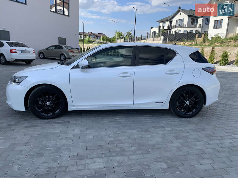 Хэтчбек Lexus CT 2011 в Ровно